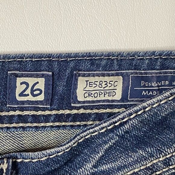 Miss Me | Factory Distressed Cropped Jeans - Picture 4 of 9